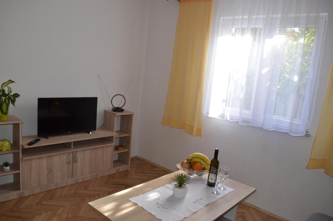 Apartment Ana Kaštel Sućurac Exterior foto